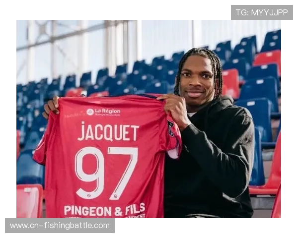 雷恩后卫雅凯法国U21国脚,生涯出场15次 雷恩后卫雅凯法国U21国脚,生涯出场15次